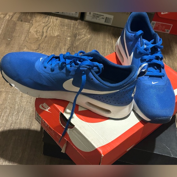 White and Dark Royal Blue Nike Air Max Tavas - Picture 2 of 5